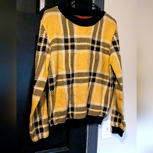 Sweater - Picture 1 of 3